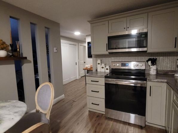 15-17 Otis Ct