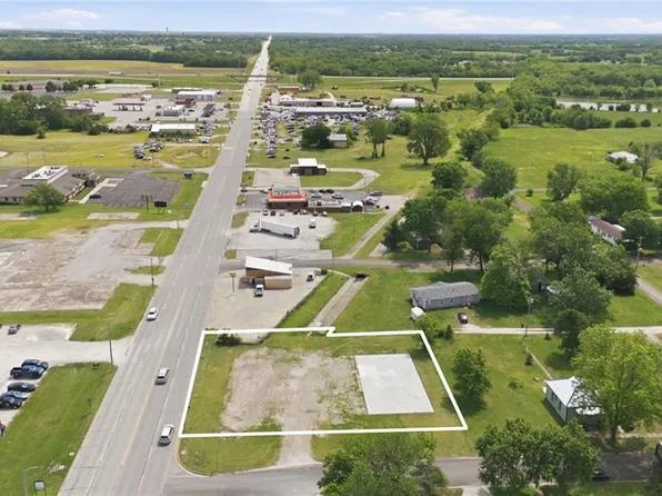 1303 East St, Iola, KS 66749