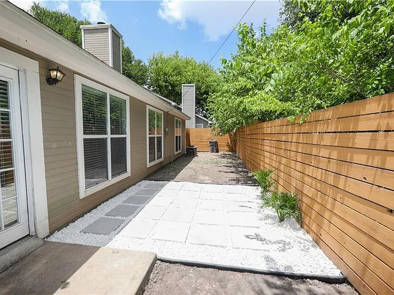 1302 Danbury Sq #A — Photo 38