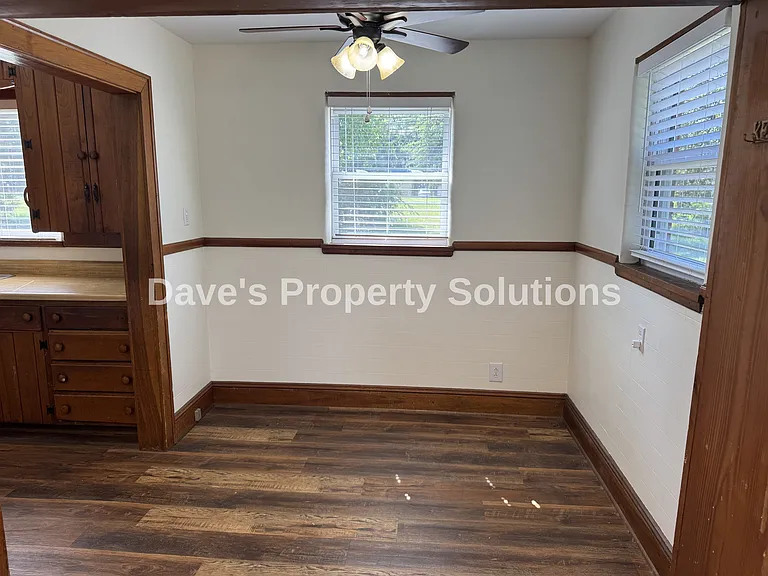 1001 W Clemmonsville Rd — Photo 3