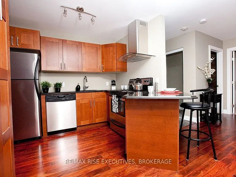 810 Blackburn Mews #314 — Photo 3
