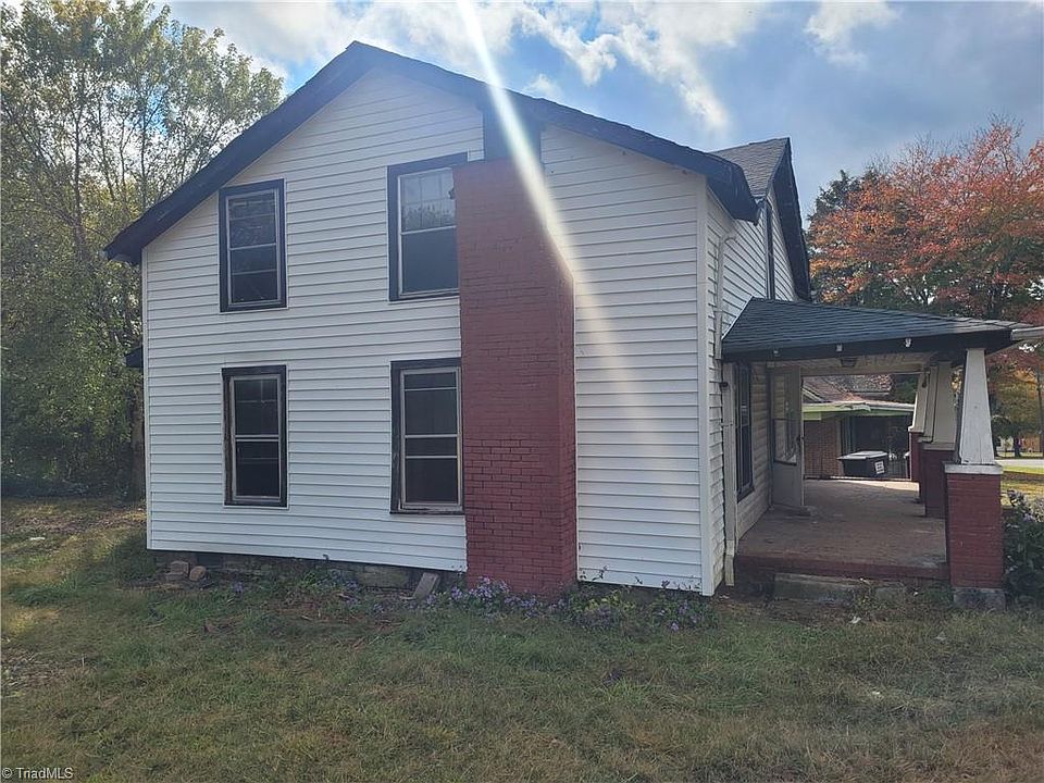 2nd image of 405 Brook St