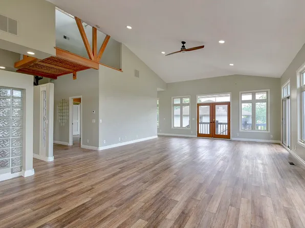 4 Kissee Ave #1, Kimberling City, MO 65686