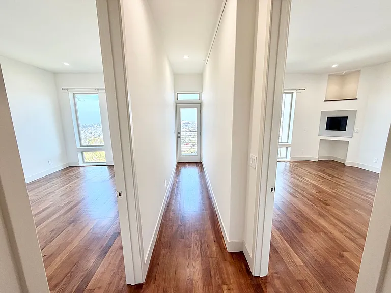 635 Burnett — Photo 17