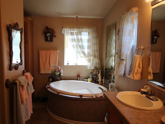 Master bath before 