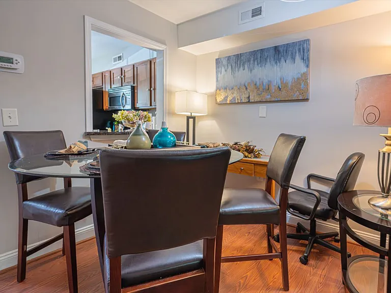 Green Oaks Ln — Photo 18