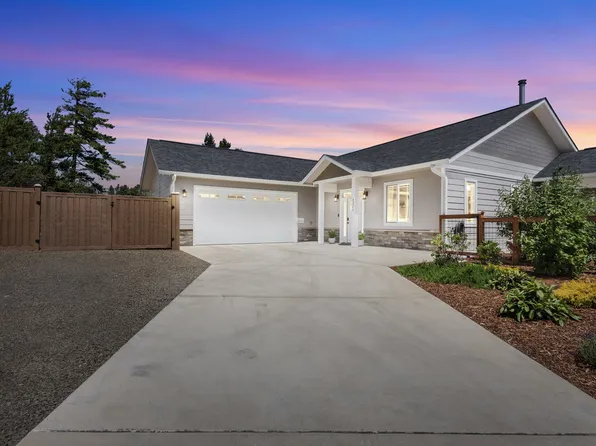 5275 Dunewood Dr, Florence, OR 97439