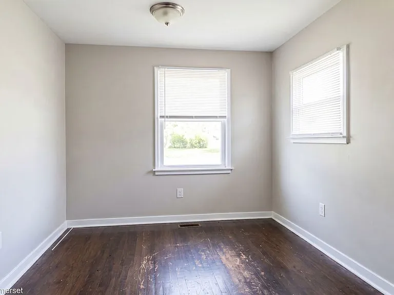 7256 Prospect Ave — Photo 10