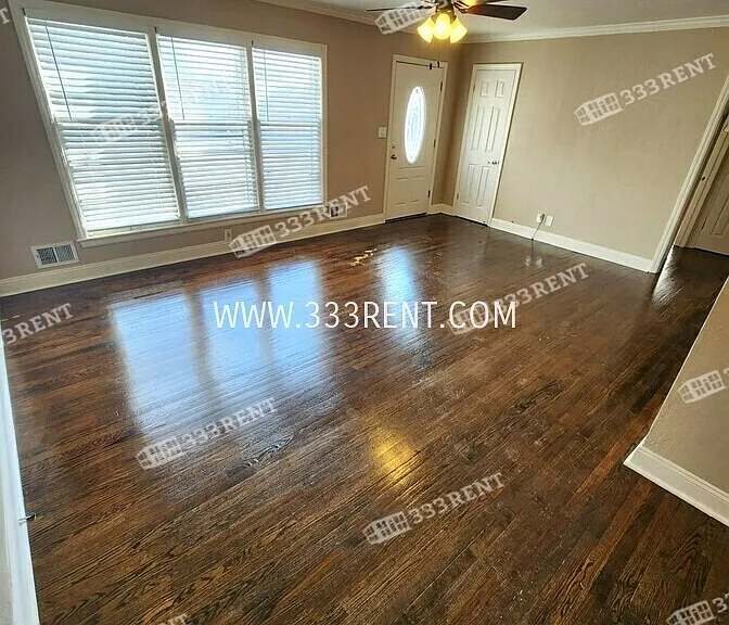 8342 Holmes Rd — Photo 3