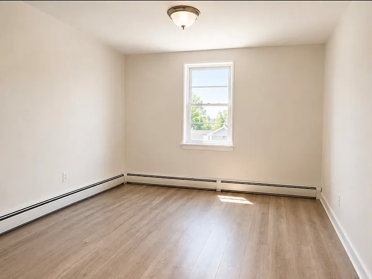 4119 Longshore Ave — Photo 5