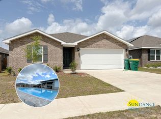 4740 Airmen Dr, Crestview, FL 32539