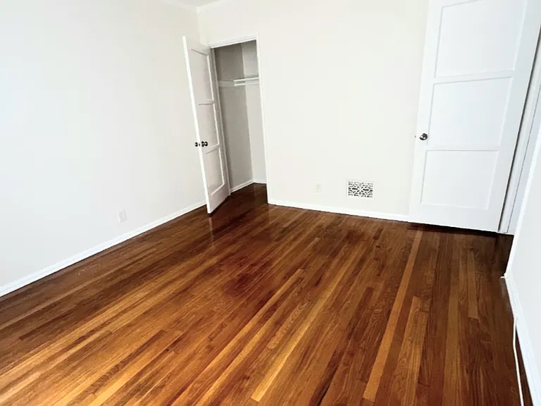 6542 Franklin Ave #14 — Photo 8