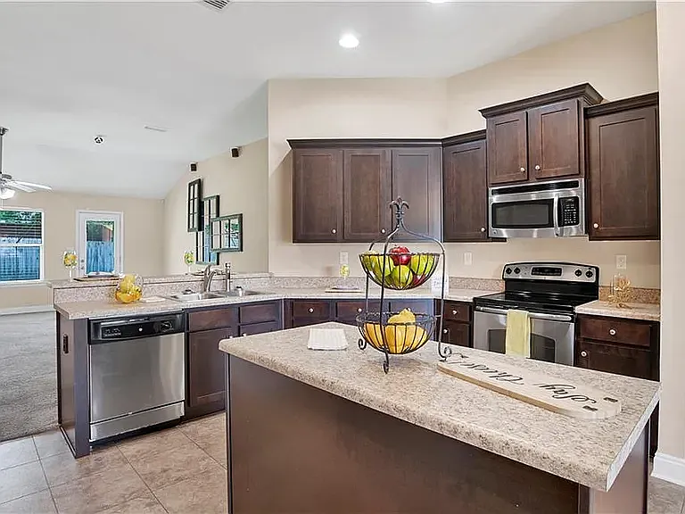 4084 Blackwell Ct W — Photo 4