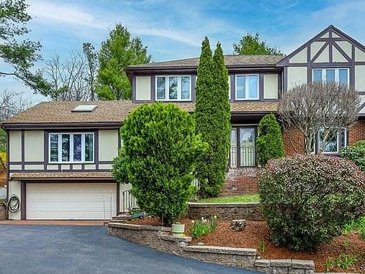 2nd image of 100 Blueberry Ln
