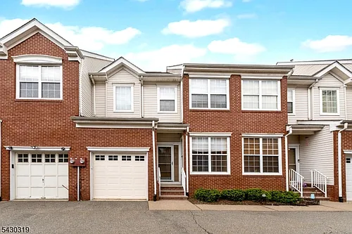 72 Albert Ct Photo 1