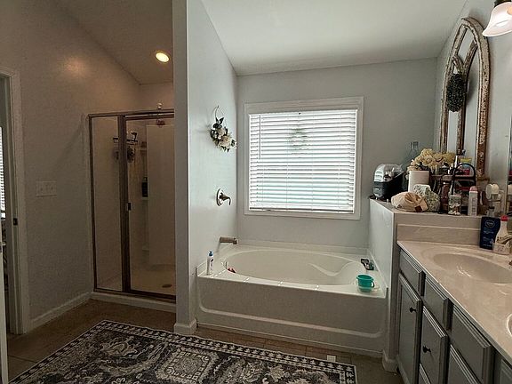 5th image of 1241 Foxcroft Ln