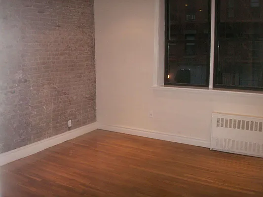 Rented by Icon Realty Management | media 12