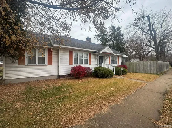 200 Tuscola Rd, Bay City, MI 48708