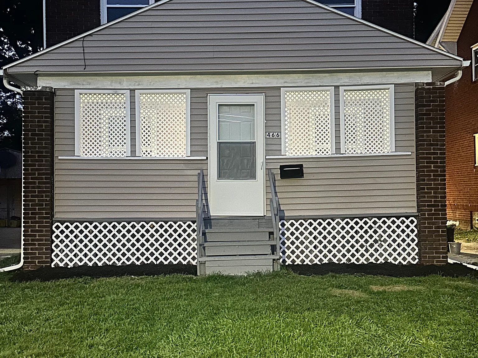 3 bed, 1456 sqft, $1,250 — Photo 1