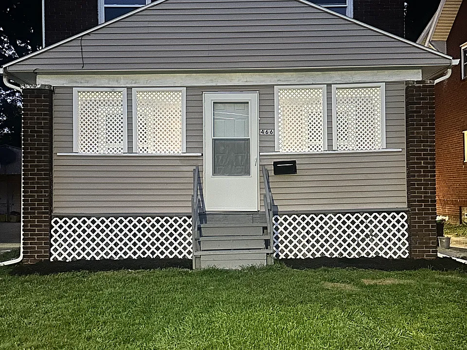 466 W Ravenwood Ave