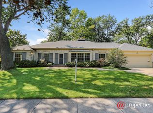 1408 Blackthorn Dr, Glenview, IL 60025