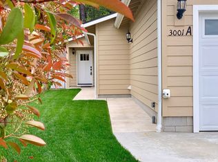 3001 University Rd UNIT A-B, Grants Pass, OR 97527