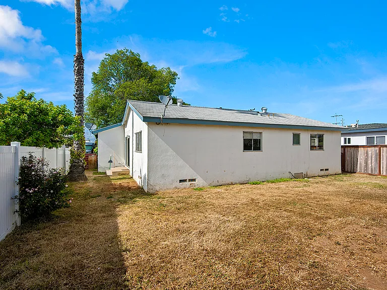3641 Martha St — Photo 24
