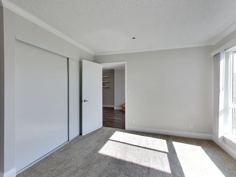 378 Van Buren - Renovated 2bed and 1bed units - Beautiful Building! — Photo 75
