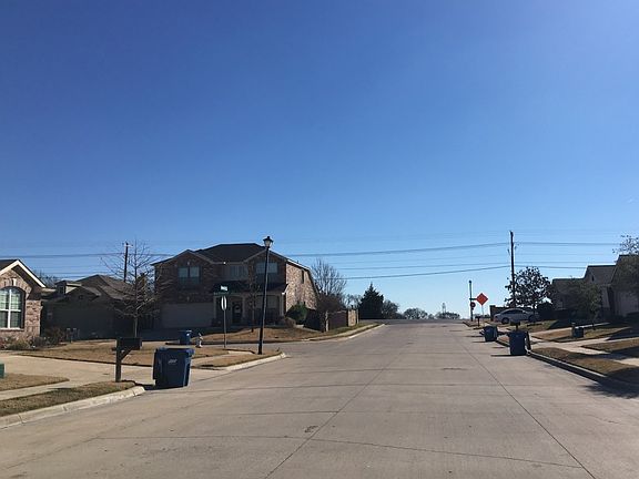 4th image of 912 Johnson City Ave