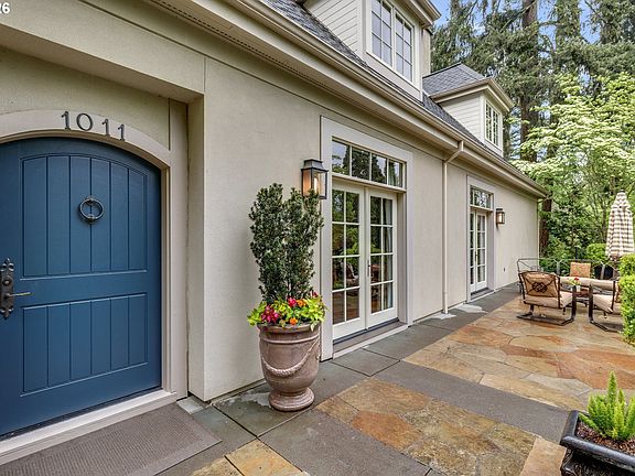 3rd image of 1011 Troon Rd