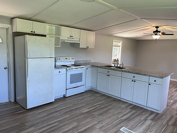 2nd image of 7662 S Fork Ridge Rd #501