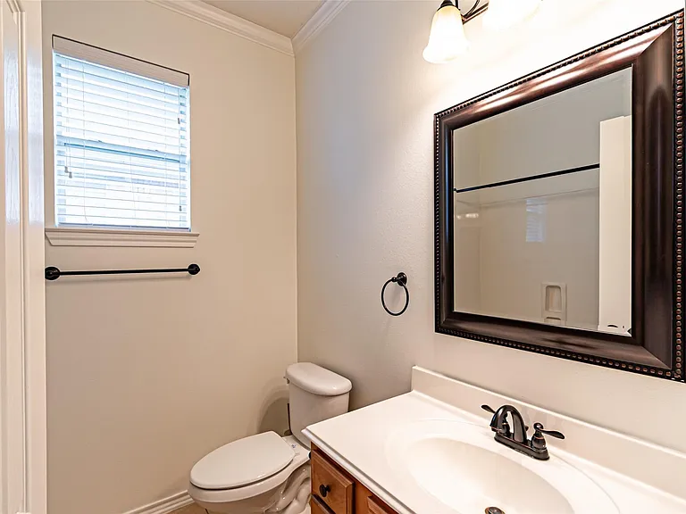 17911 Serene Shore Dr — Photo 37