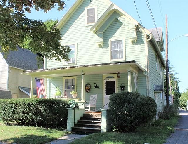 1st image of 611 Columbia St