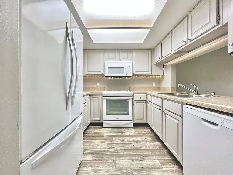 8805 Lateen Ln #203 — Photo 6