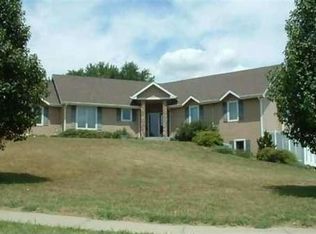 3224 NW Hickory Ridge Ln, Topeka, KS 66618