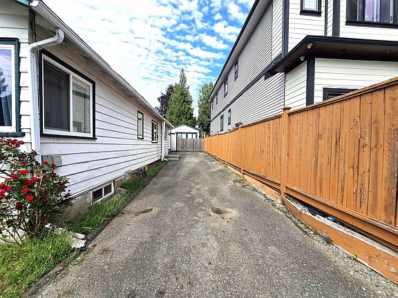 4th image of 33817 Mayfair Ave