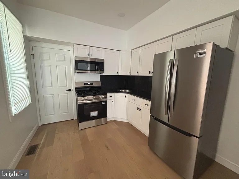 2070 E Lippincott St — Photo 4