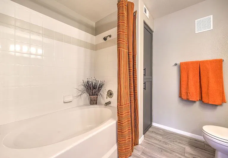 1290 W Horizon Ridge Pkwy — Photo 17