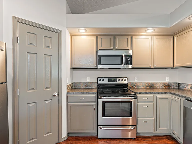 178 E Northridge Ct — Photo 8