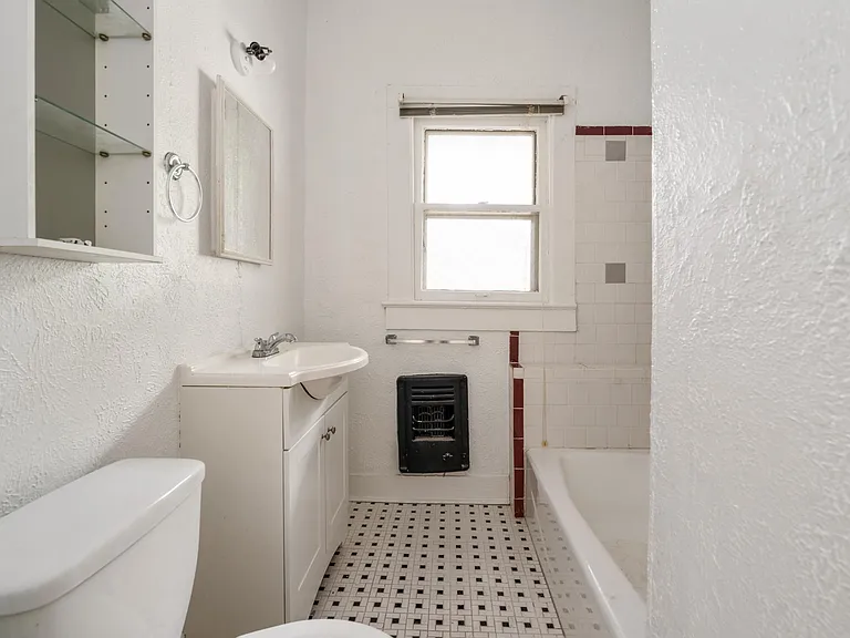 5600 Junius St #DOWNSTAIRS — Photo 6
