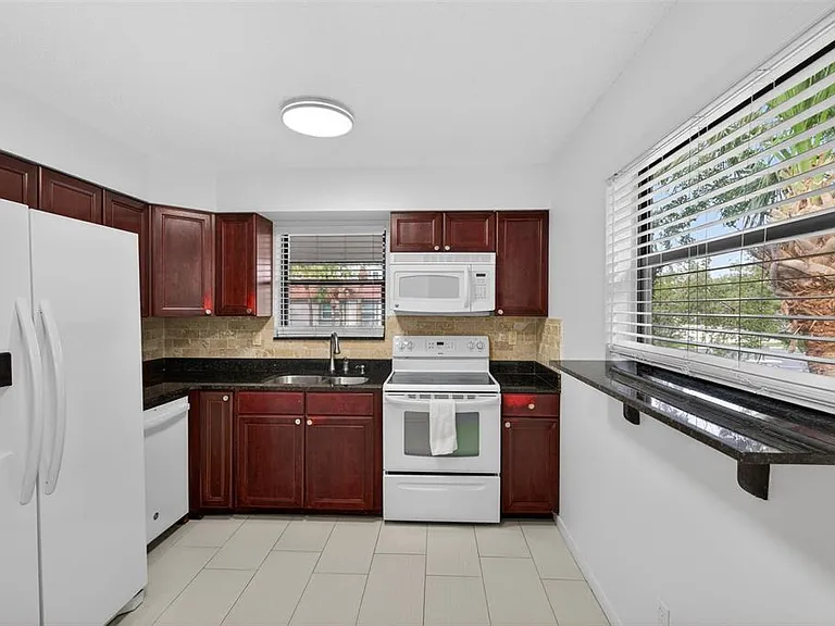 484 Santa Cruz Pl NE #G — Photo 6