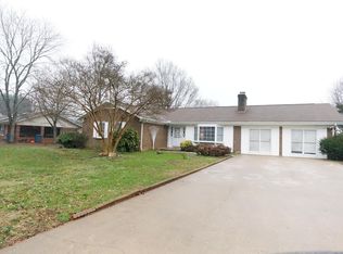 5777 Valley Field Rd, Hickory, NC 28602