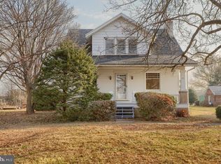 661 Chestnut St, Douglassville, PA 19518