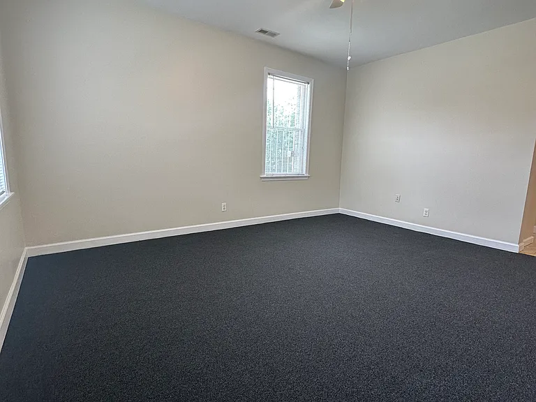 217 19th St NE #2 — Photo 9