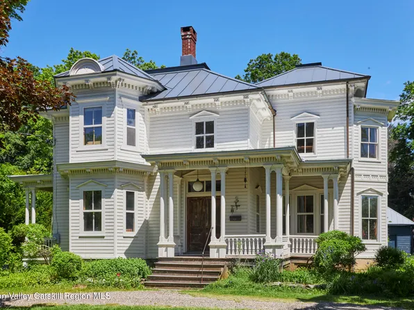 31 Chestnut Street, Rhinebeck, NY 12572