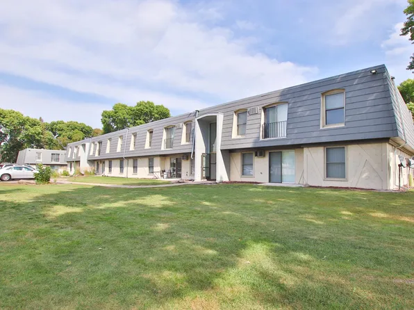 815 11th Ave S APT 8, Hopkins, MN 55343