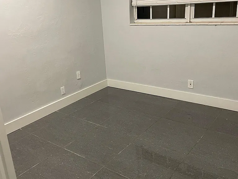1410 N 64th Way — Photo 7