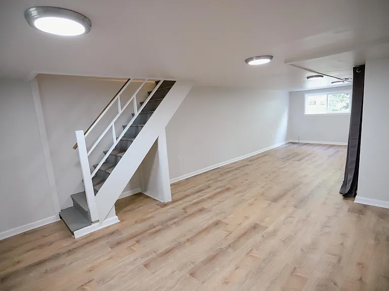 121 Alverstone Rd — Photo 22