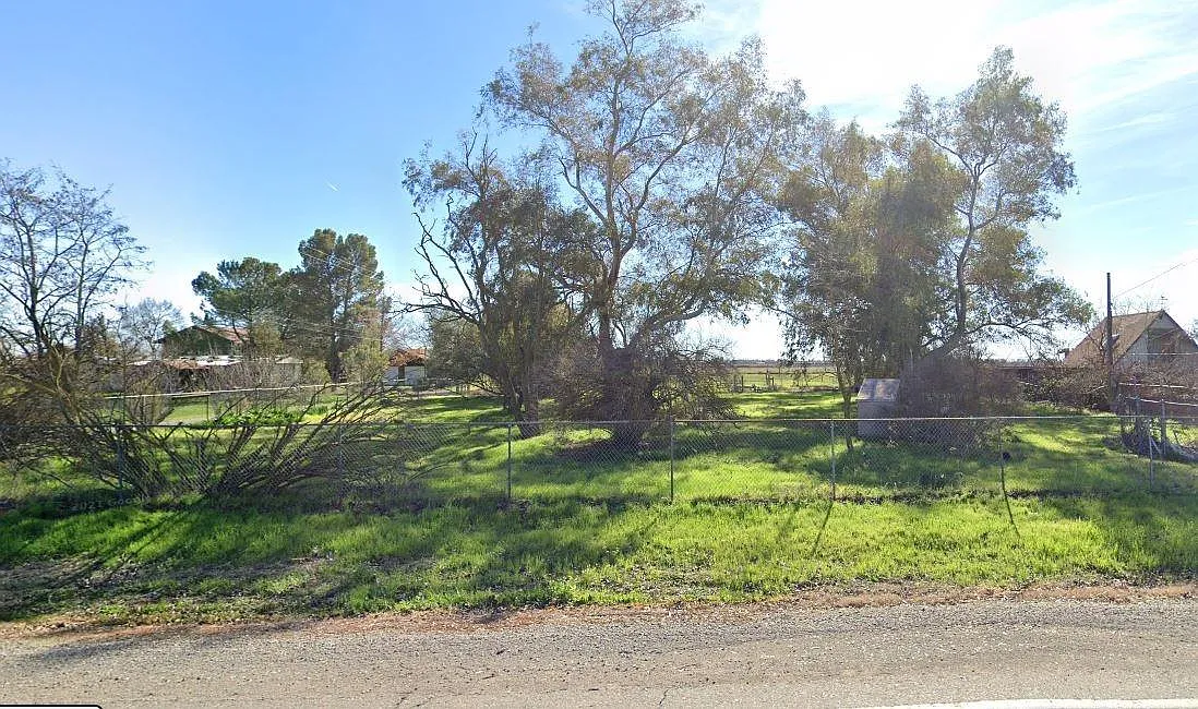3541 Howsley Rd photo 1