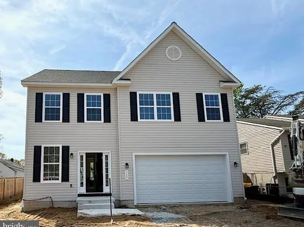 725 220th St, Pasadena, MD 21122